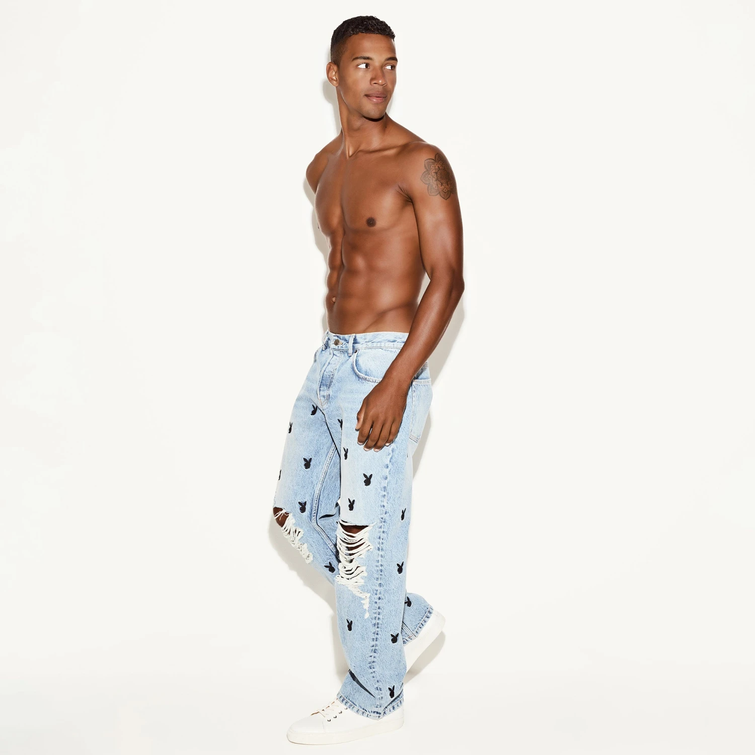 The Straight Leg Jean Light Wash - Image 3