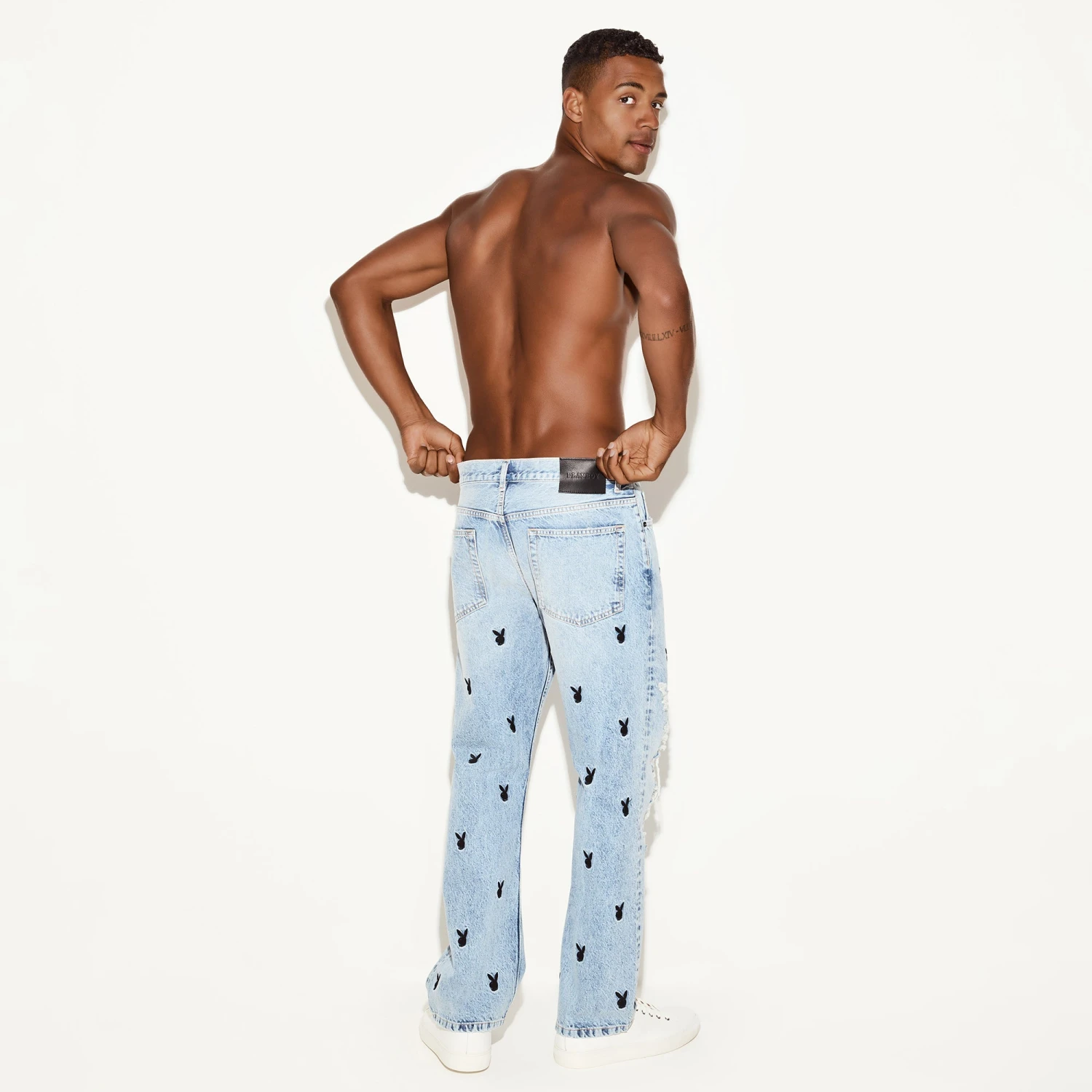 The Straight Leg Jean Light Wash - Image 2